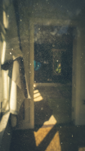 QMH-Abandoned-House-Dirty-Window