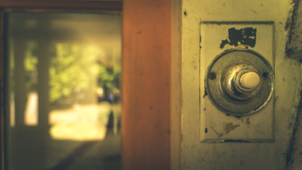 QMH-Abandoned-House-Door-Bell
