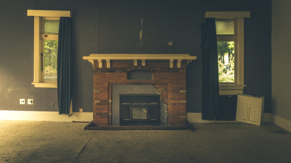 QMH-Abandoned-House-Fireplace